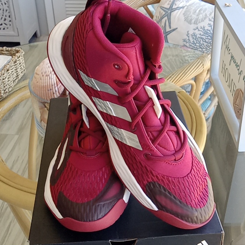 Adidas sm exhibit a mid